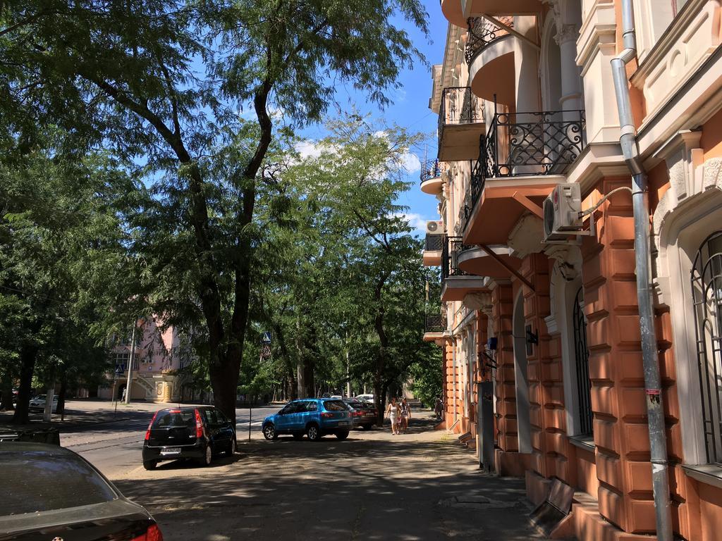 Apartamenty Na Sofievskoy Odessa Exterior photo