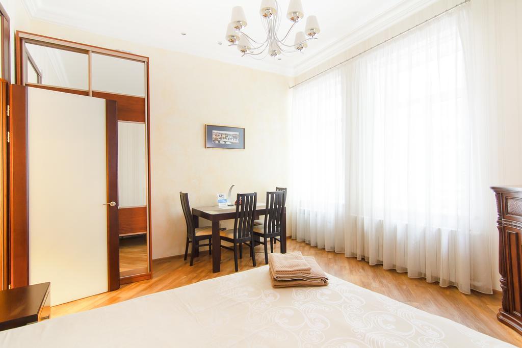 Apartamenty Na Sofievskoy Odessa Exterior photo