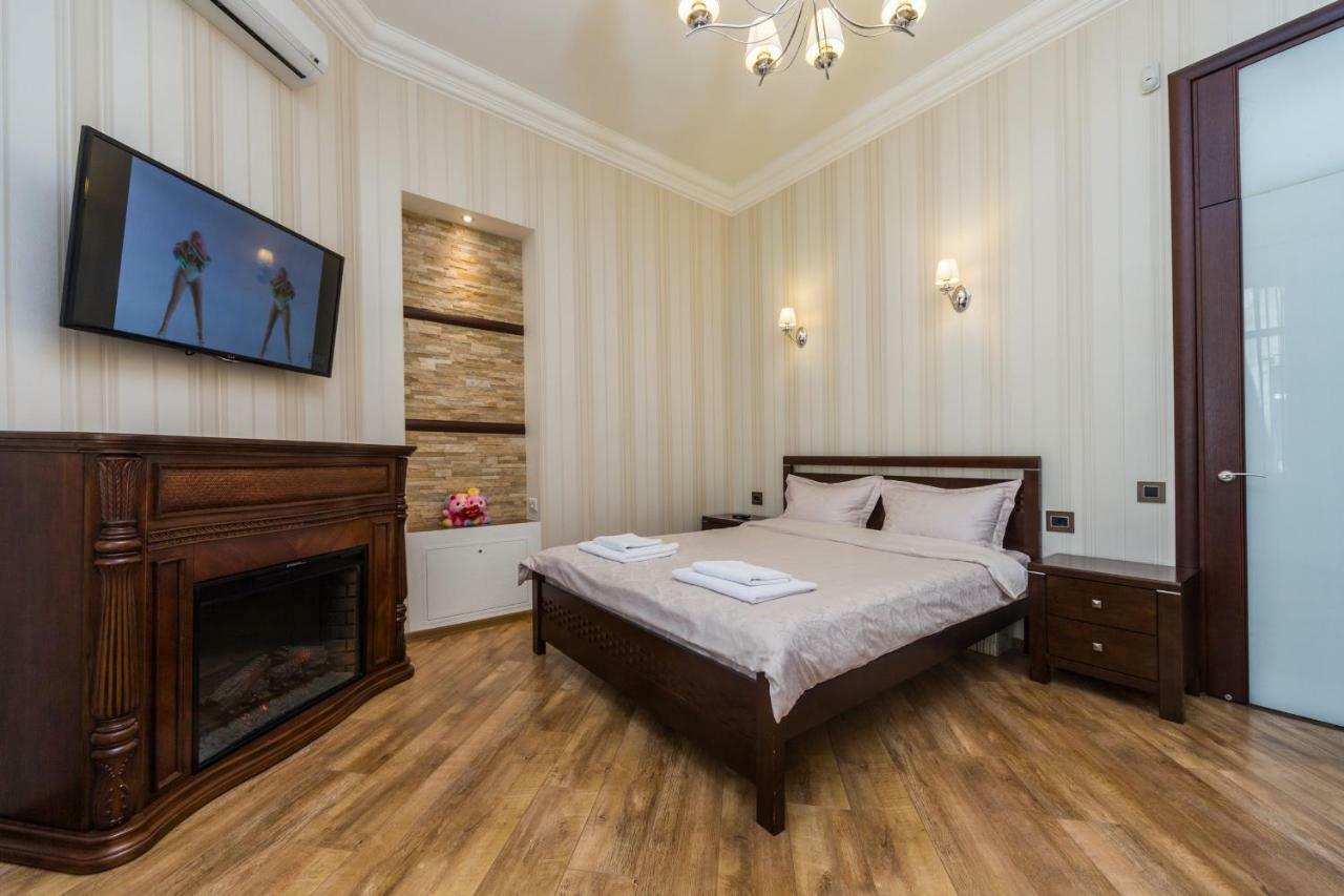Apartamenty Na Sofievskoy Odessa Exterior photo