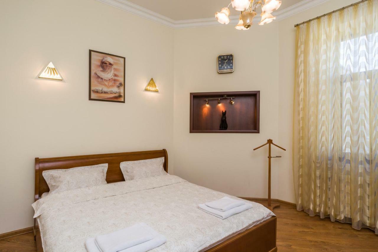 Apartamenty Na Sofievskoy Odessa Exterior photo