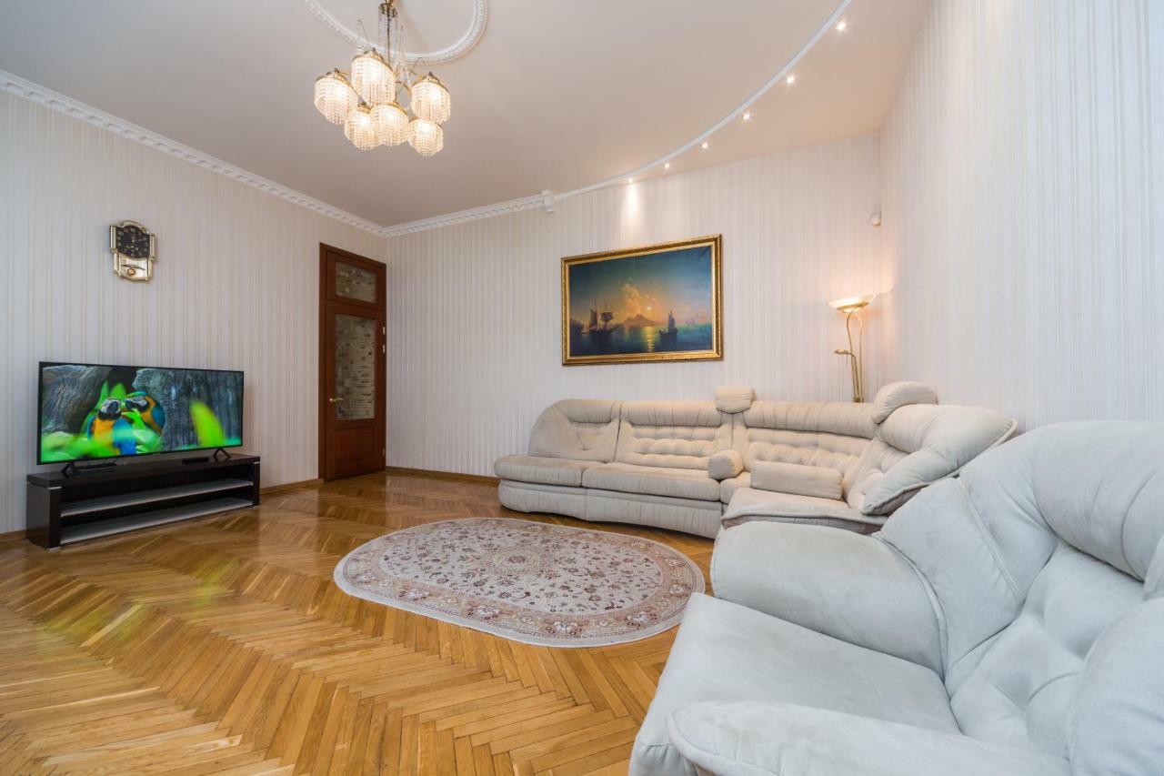 Apartamenty Na Sofievskoy Odessa Exterior photo