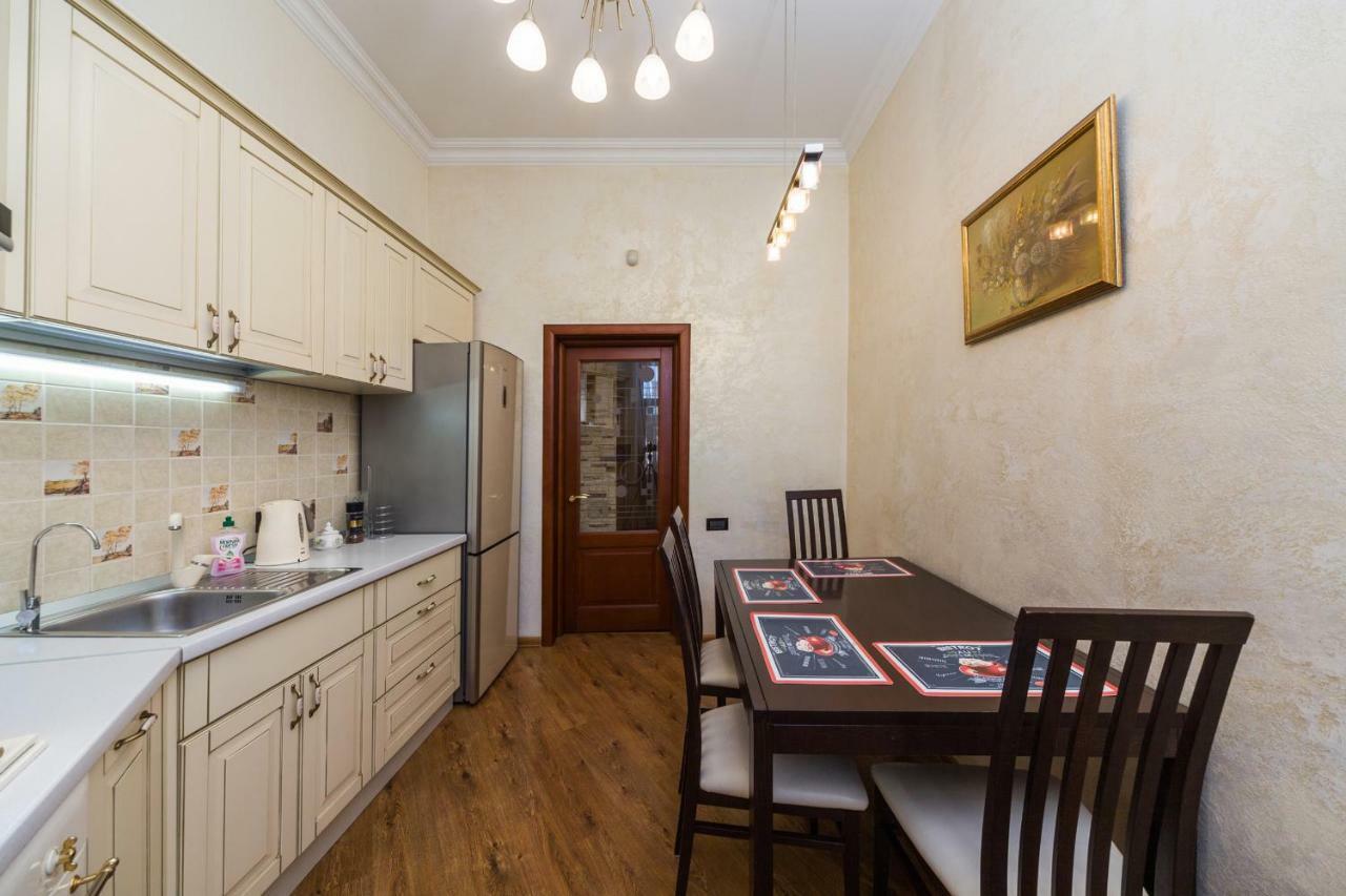 Apartamenty Na Sofievskoy Odessa Exterior photo