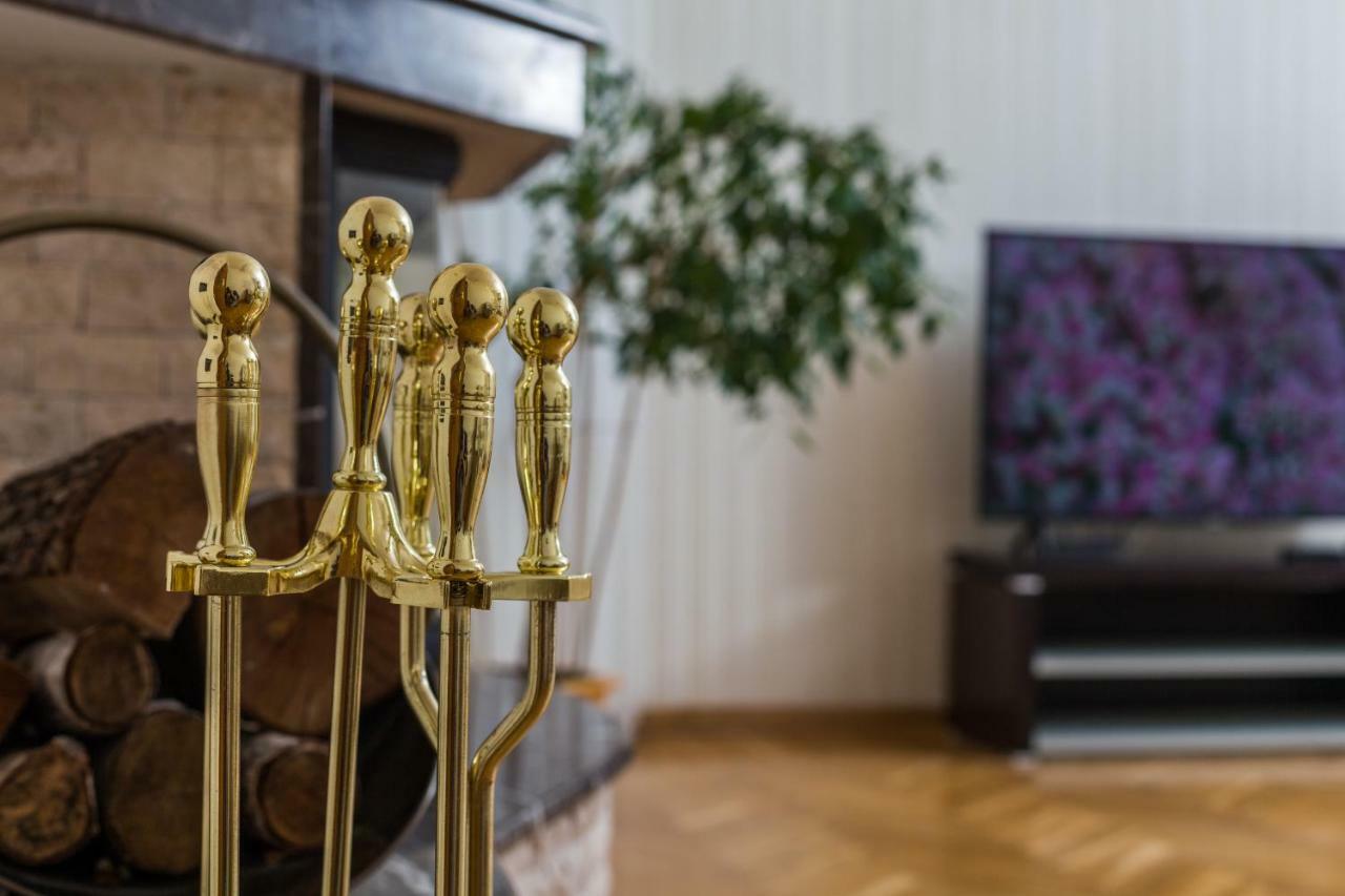 Apartamenty Na Sofievskoy Odessa Exterior photo