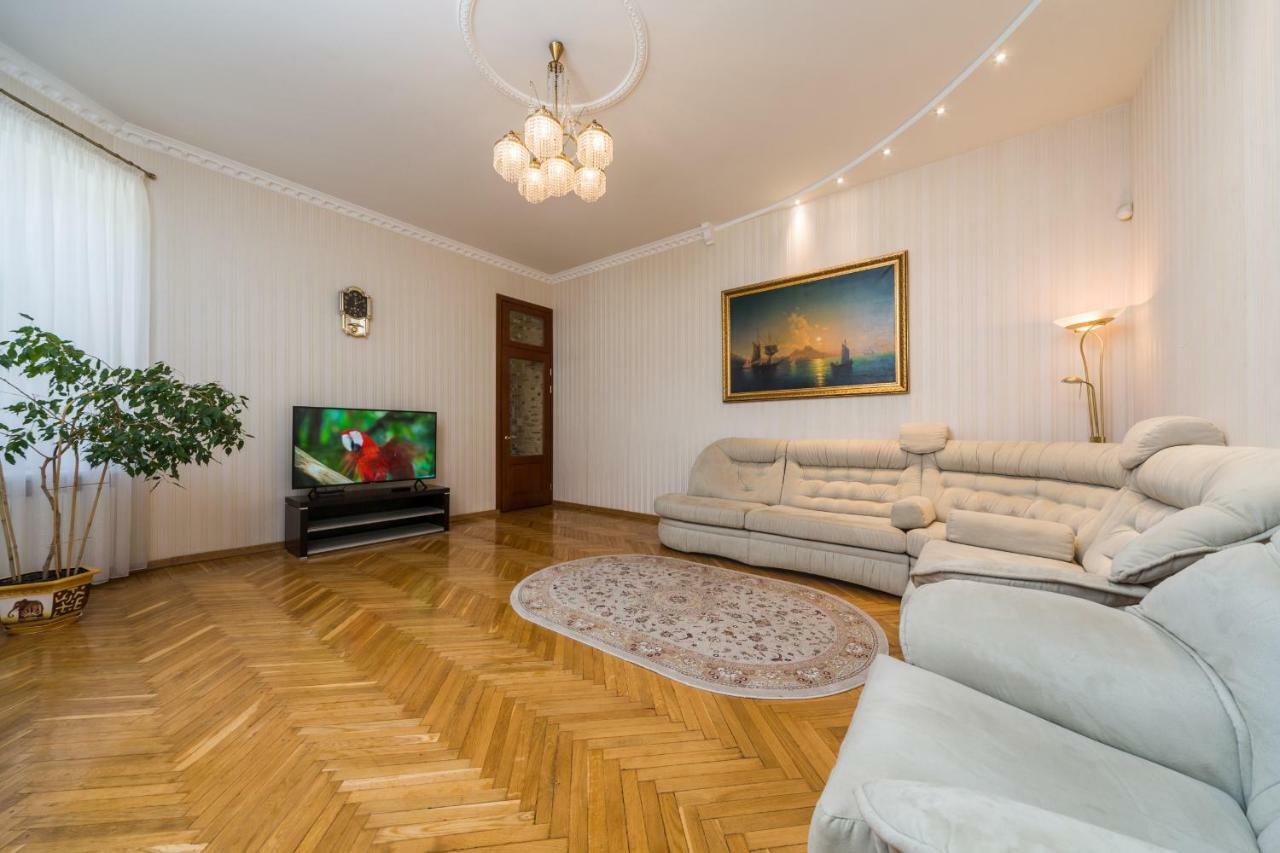 Apartamenty Na Sofievskoy Odessa Exterior photo