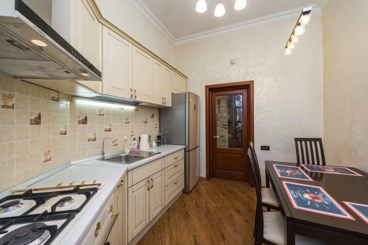 Apartamenty Na Sofievskoy Odessa Exterior photo