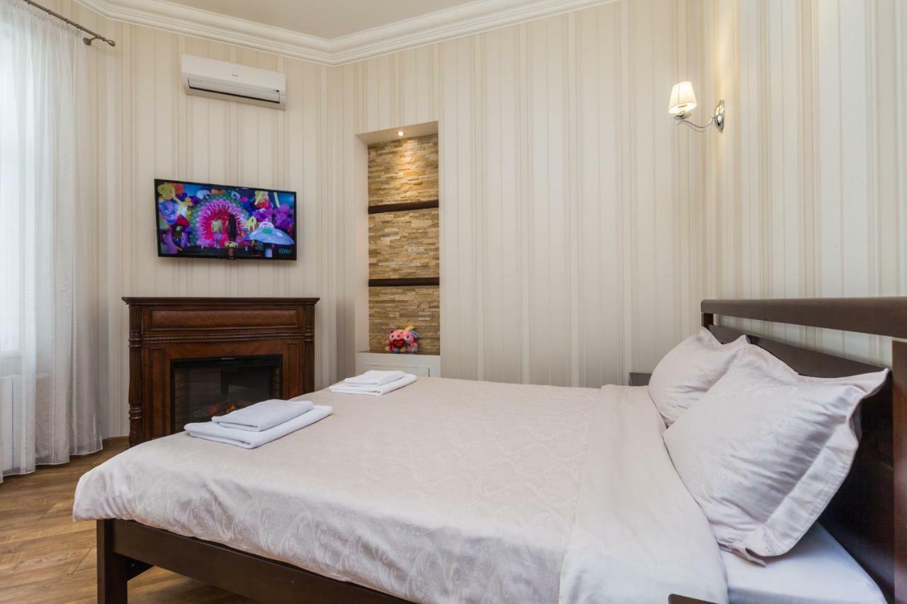 Apartamenty Na Sofievskoy Odessa Exterior photo
