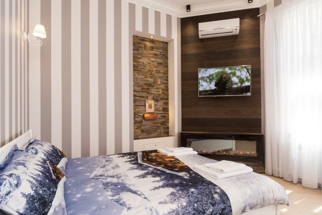 Apartamenty Na Sofievskoy Odessa Exterior photo
