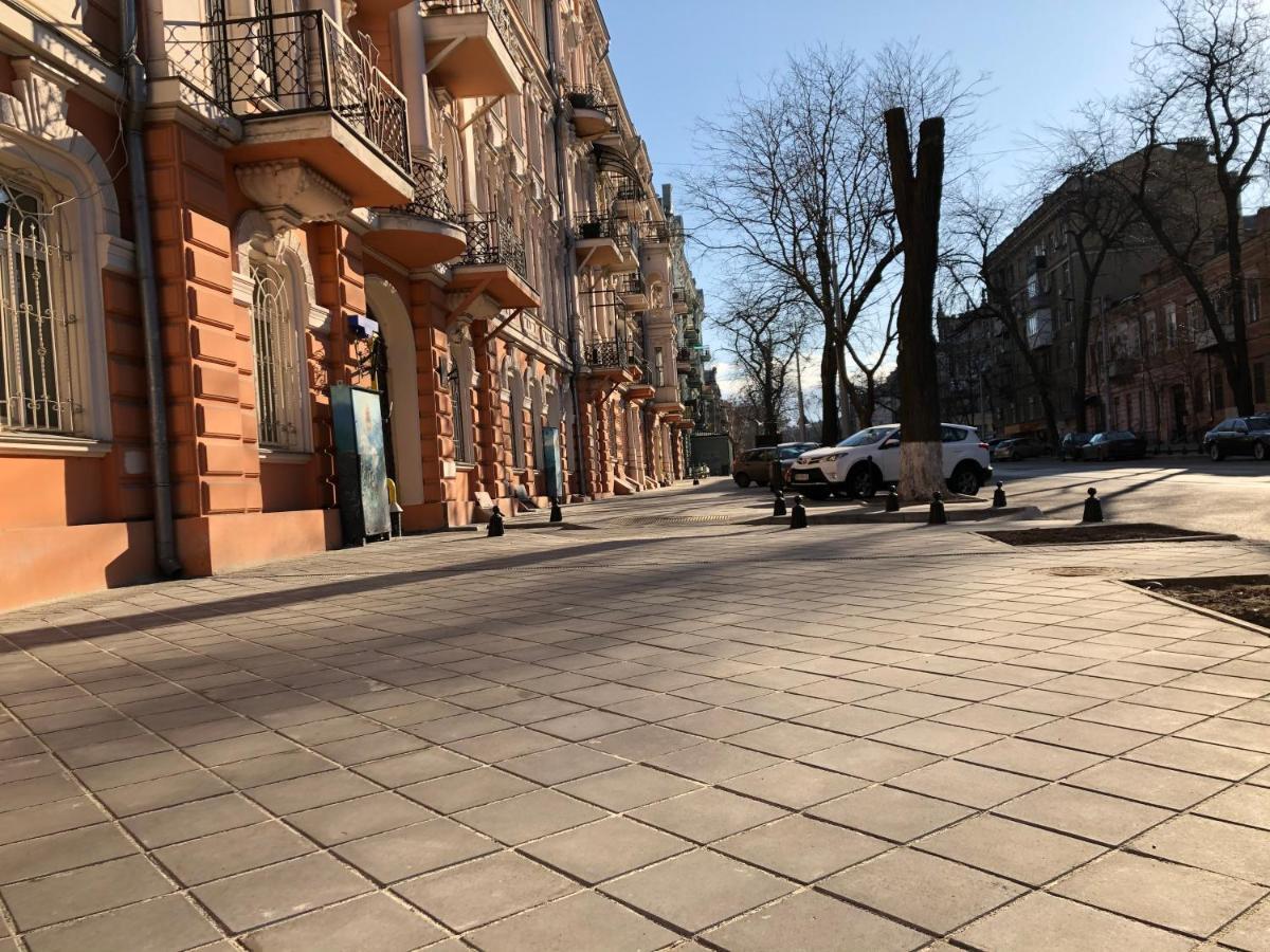 Apartamenty Na Sofievskoy Odessa Exterior photo